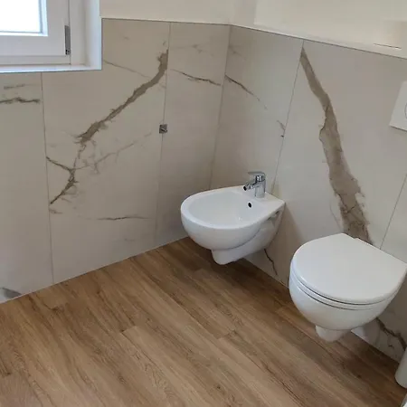 Vista Apartment *